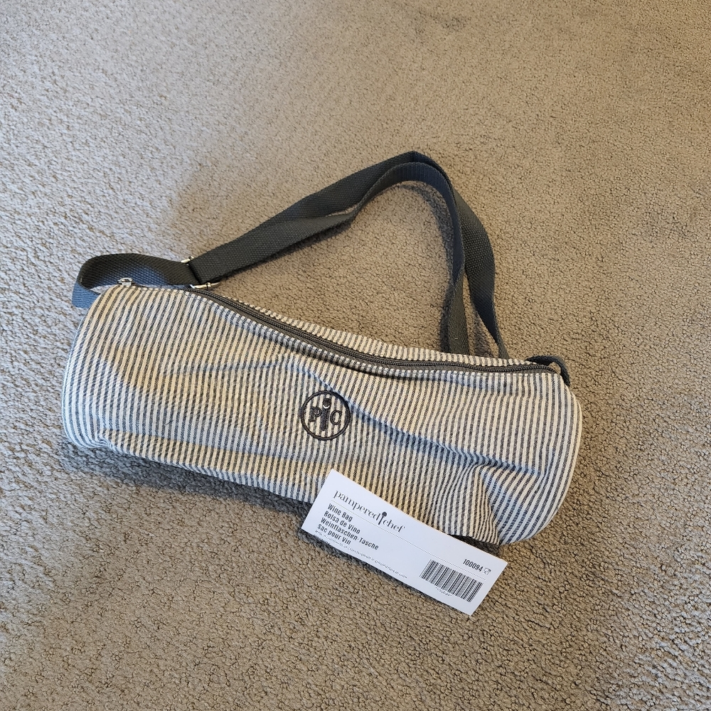 NEW Pampered Chef Wine Bag